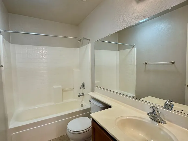 304 Esplanade Cir — Photo 26