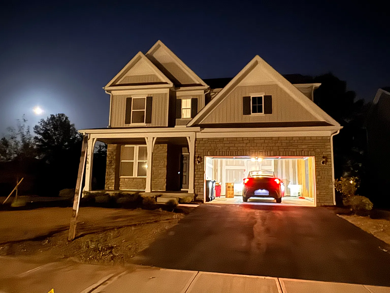 5 bed, 3124 sqft, $4,400 — Photo 1