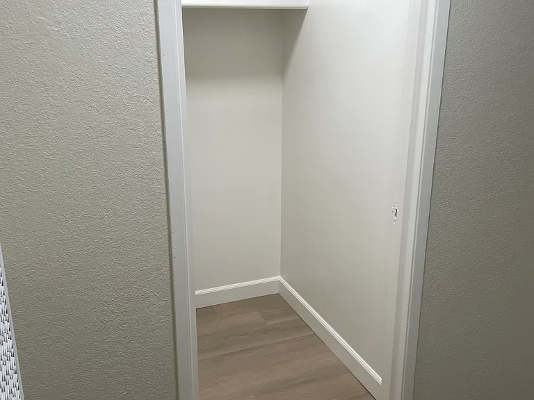 Aegena — Photo 18