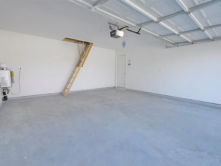 16839 Sangiovese Dr — Photo 32