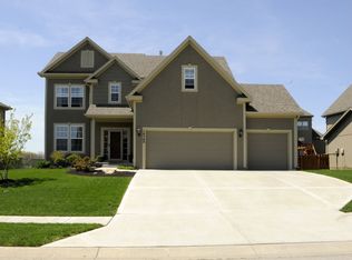 16568 S Lind Rd, Olathe, KS 66062