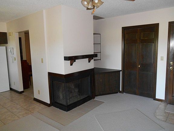 3rd image of 1038 Westgate Dr