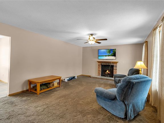 3rd image of 4285 Ransomville Rd