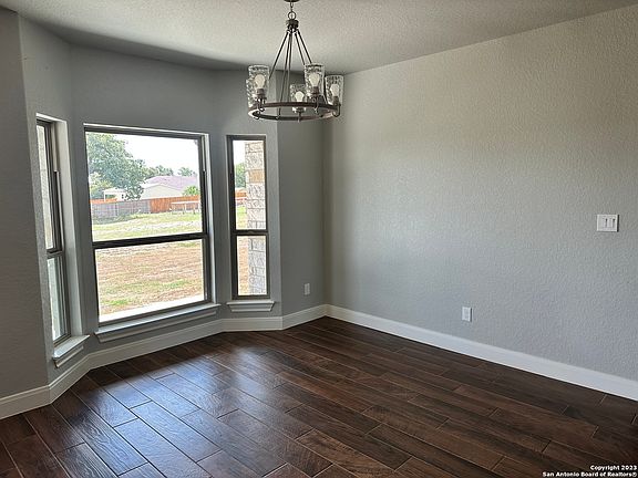 5th image of 241 CIBOLO WAY