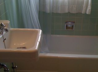 1725 New Hampshire St APT 5, Lawrence, KS 66044