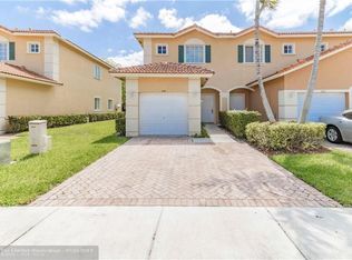 530 Saint Tropez Ln, Pompano Beach, FL 33068