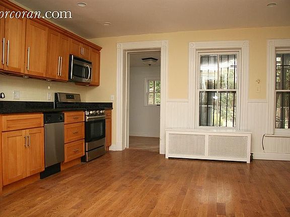 4th image of 688 10th St #1