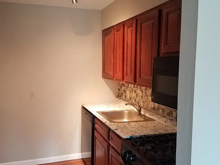 505 N Benton Ave — Photo 24