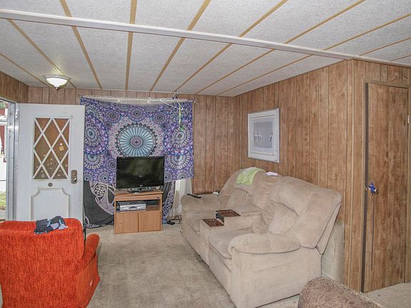 4th image of 2399 Meadowbrook Dr