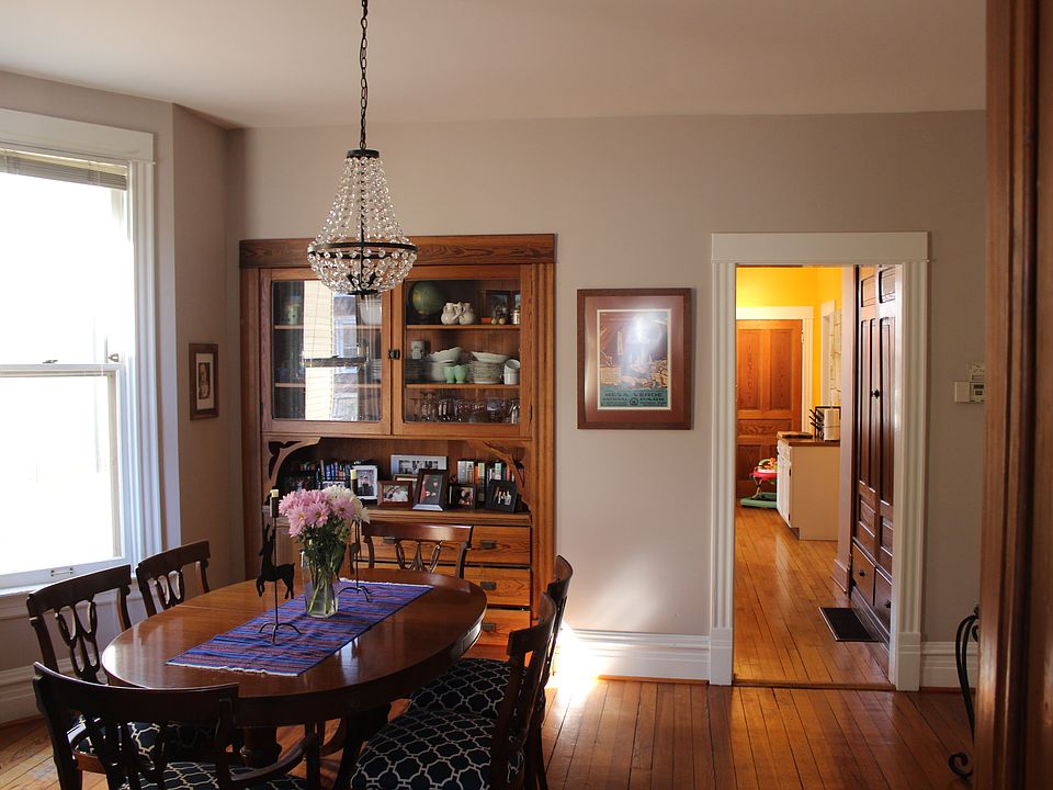 1st image of 3438 N Seeley Ave #2