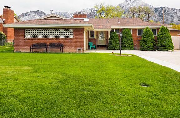 2nd image of 3837 S Villa Dr