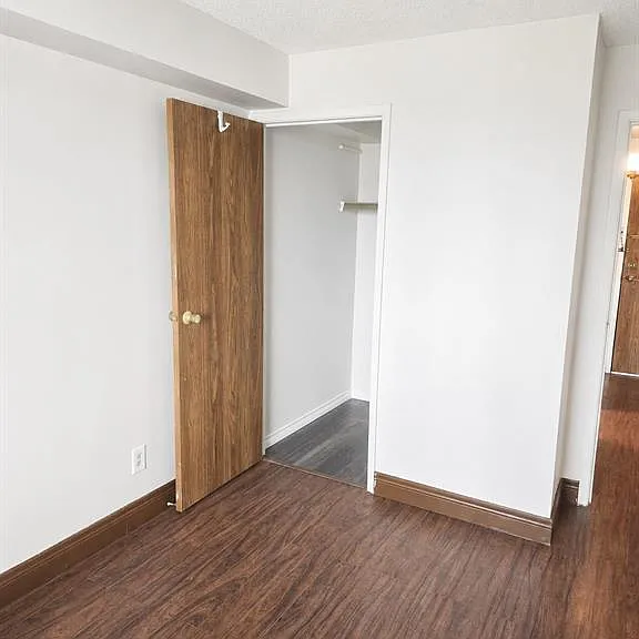 150 Park St W #711 — Photo 7