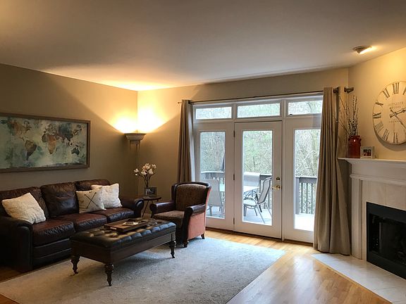 5th image of 468 Stanley Ave