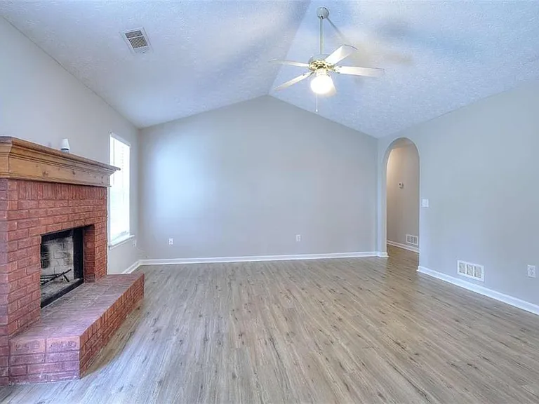 4160 Janel Ln — Photo 24