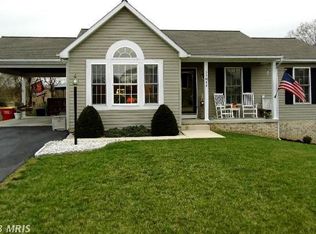 11811 White Pine Dr, Hagerstown, MD 21740
