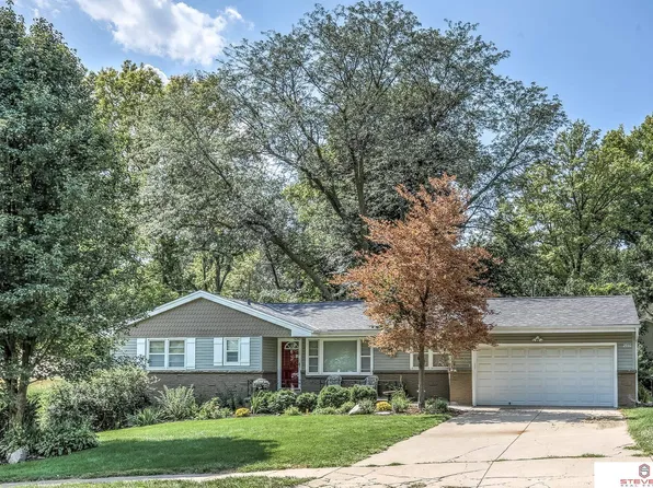 2930 S 102nd St, Omaha, NE 68124