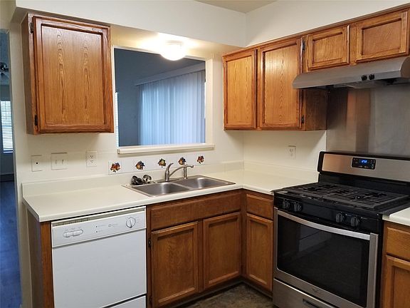4th image of 8009 W Gate Blvd #A