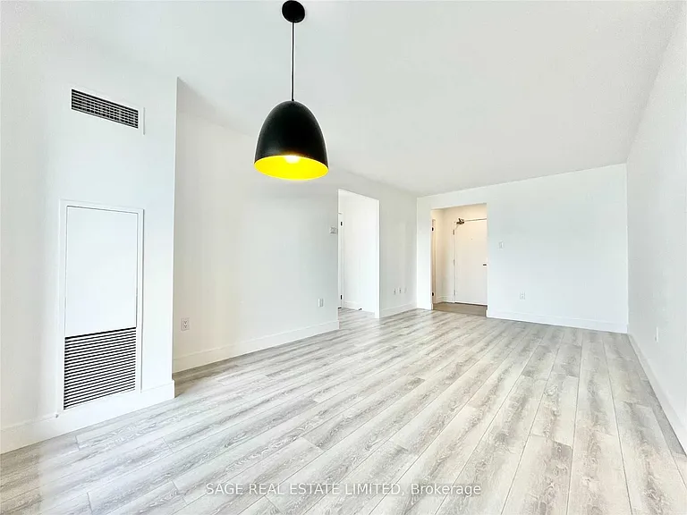 887 Bay St #1408 — Photo 4