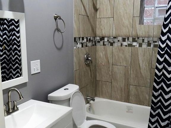 5th image of 1322 S 48th Ct Unit 1