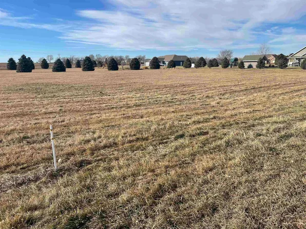 10 Haymeadow Rdg, Hastings, NE 68901