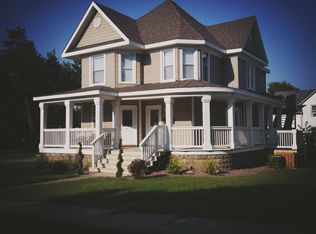 524 N Madison St, Woodstock, IL 60098
