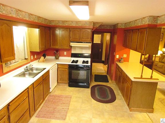 5th image of 709 N 24th Ave W