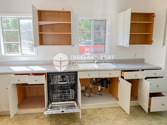 3rd image of 4117 Beethoven St