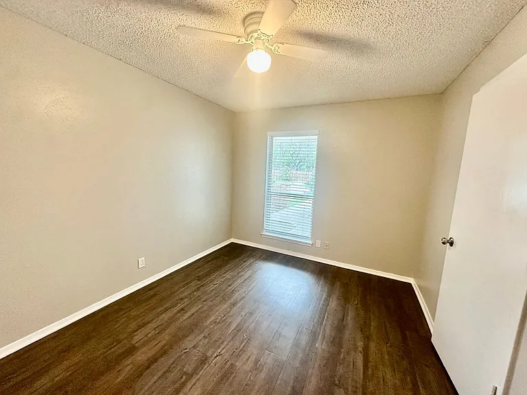 934 Cottonwood Trl — Photo 12