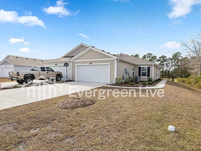 2233 Courtina Way — Photo 6