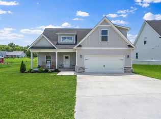 1118 Johnson St, Burns, TN 37029