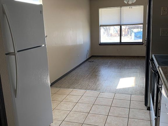 5th image of 2609 Oakhurst Dr APT A