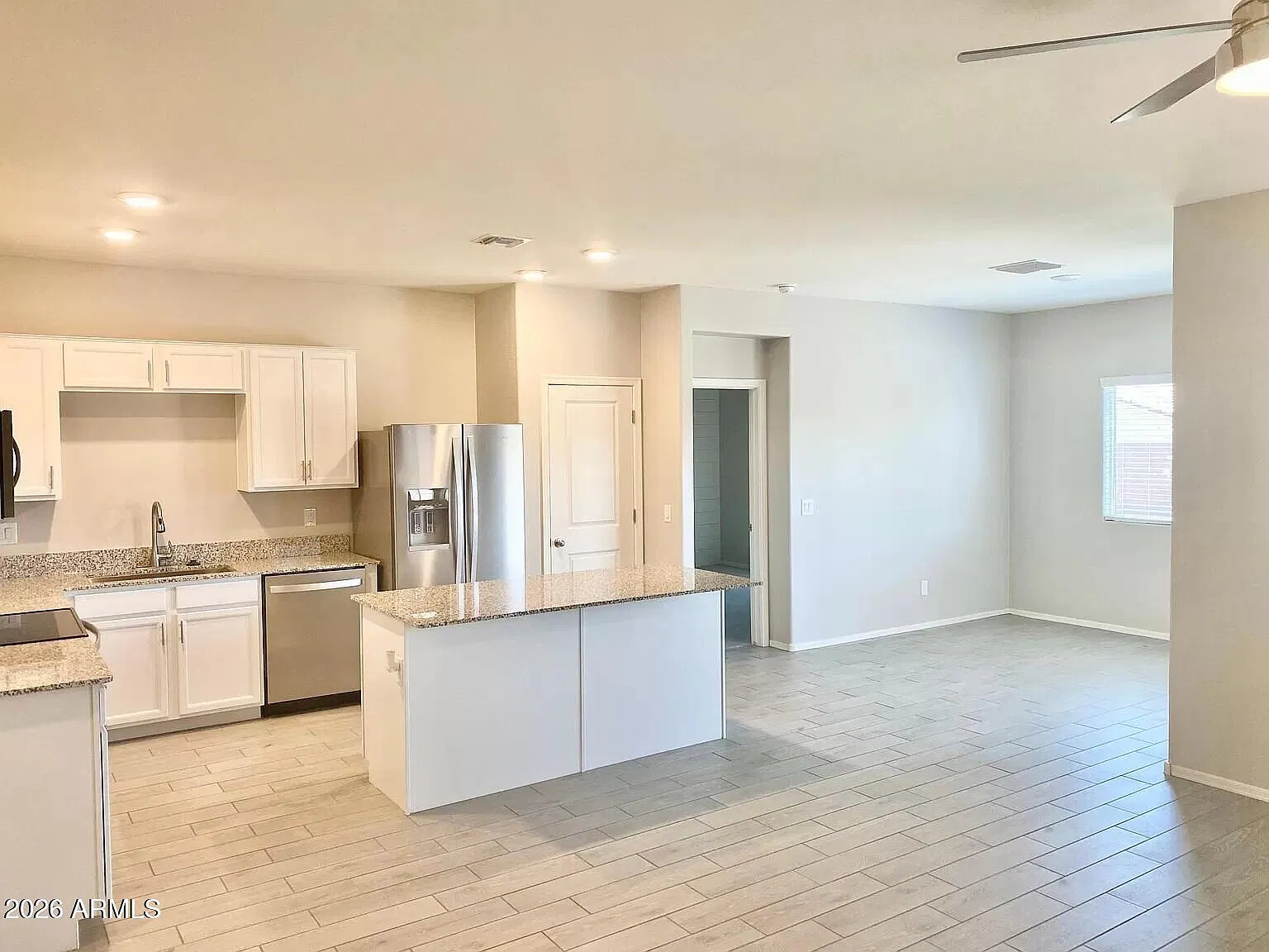 3 bed, 2.0 bath, 1349 sqft, $1,940 — Photo 2