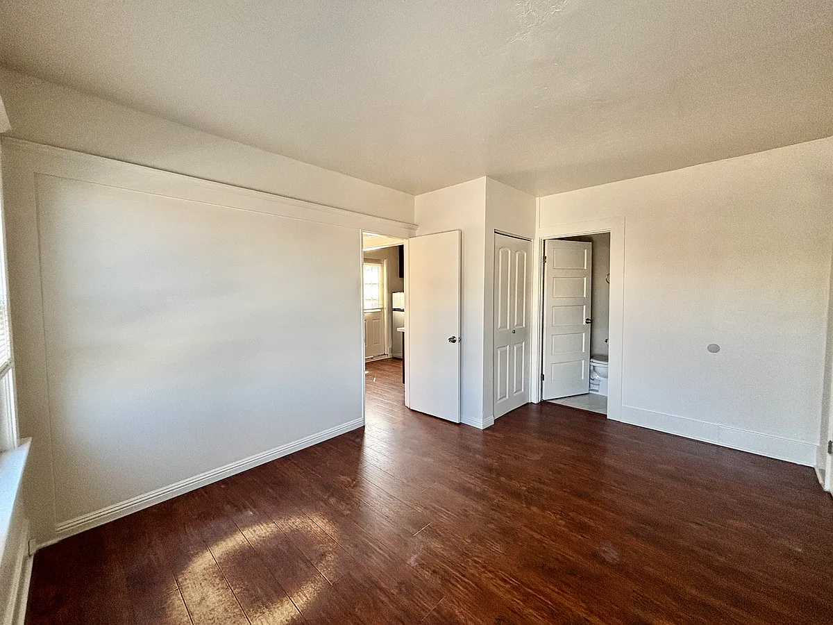 Building Photo - 128 22nd St #2