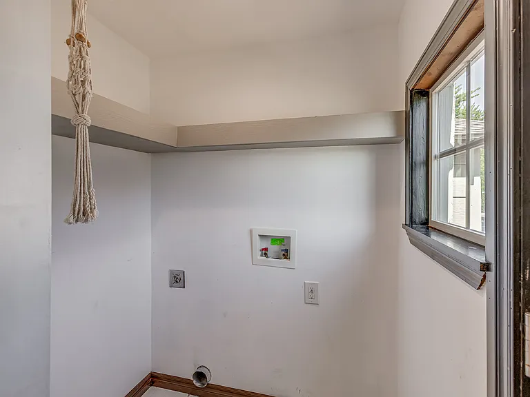 1521 N Blackwelder Ave — Photo 38