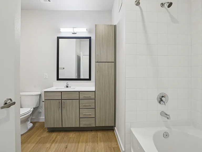 B1 Bathroom at Matador Apartments