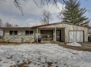 1902 E Country Squire Dr, Urbana, IL 61802