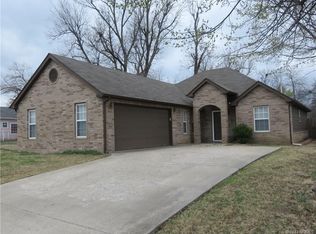 1878 N Madison Pl, Tulsa, OK 74106