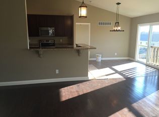 520 Sceptre Dr, Wentzville, MO 63348