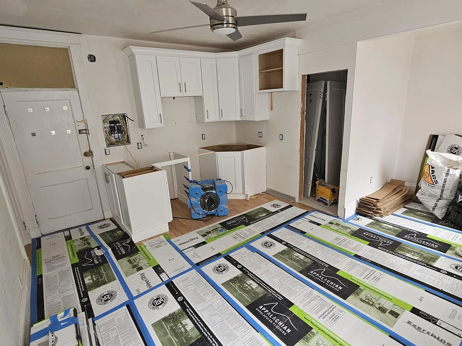 Studio, 400 sqft, $2,400 — Photo 2