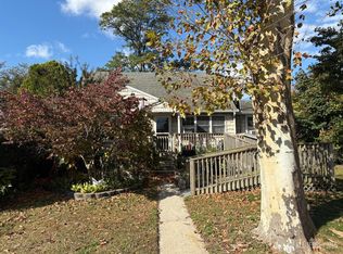 21 Becker Dr, Parlin, NJ 08859