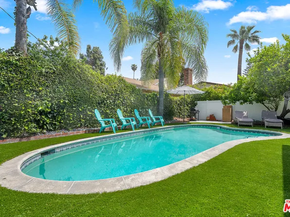 12423 Martha St, Valley Village, CA 91607