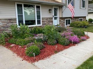 8414 72nd St S, Cottage Grove, MN 55016