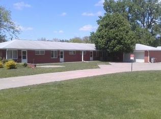 138 Lakewood Dr, Lincoln, NE 68510