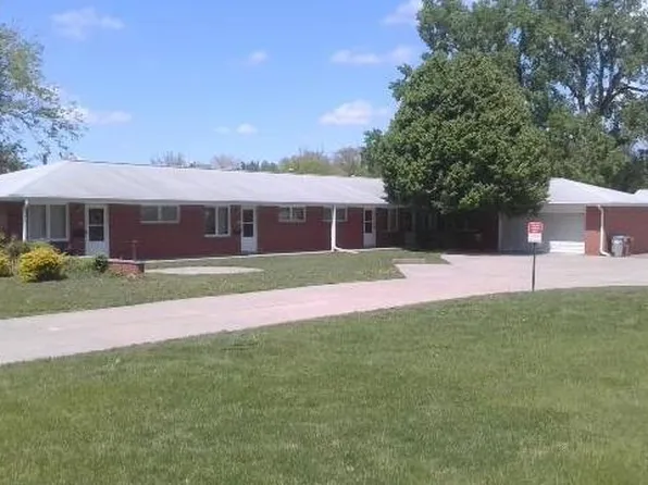138 Lakewood Dr, Lincoln, NE 68510