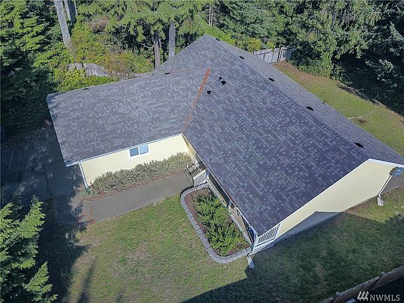 3rd image of 658 Woodland Loop NE