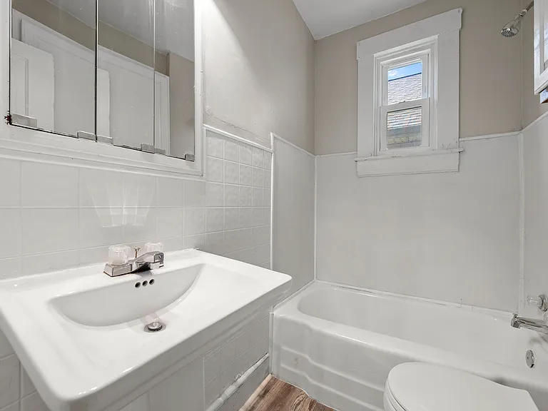 652 N 29th St — Photo 13