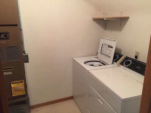 2nd image of 1522 Cottage Dr