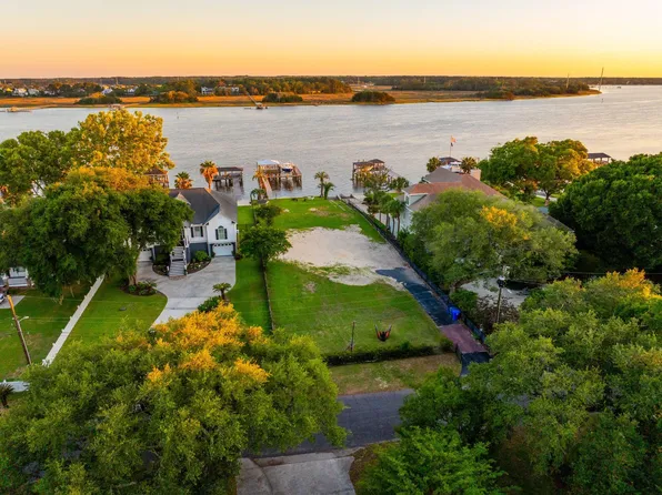 2313 Lazy River Dr, Charleston, SC 29414