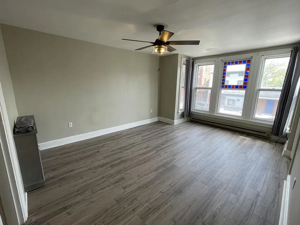 Building Photo - 142 S Hanover St #2