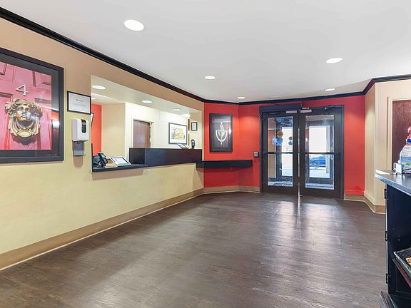 Lobby and Guest Check-in